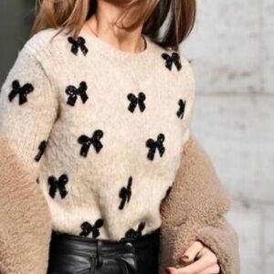 ZARA Sweater With Cute Crystals Bow S